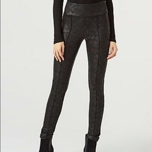 NWT METALLIC PRINT LEGGINGS